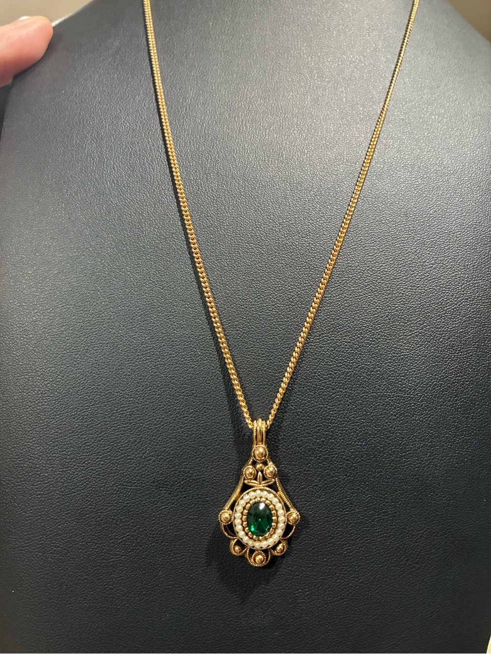 Vintage Avon 1976 Versailles Necklace